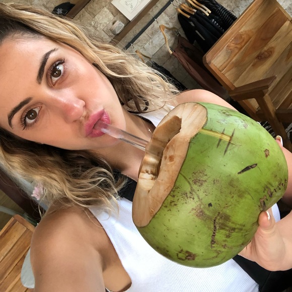 Meet your Posher, Melissandra - Picture 1 of 9